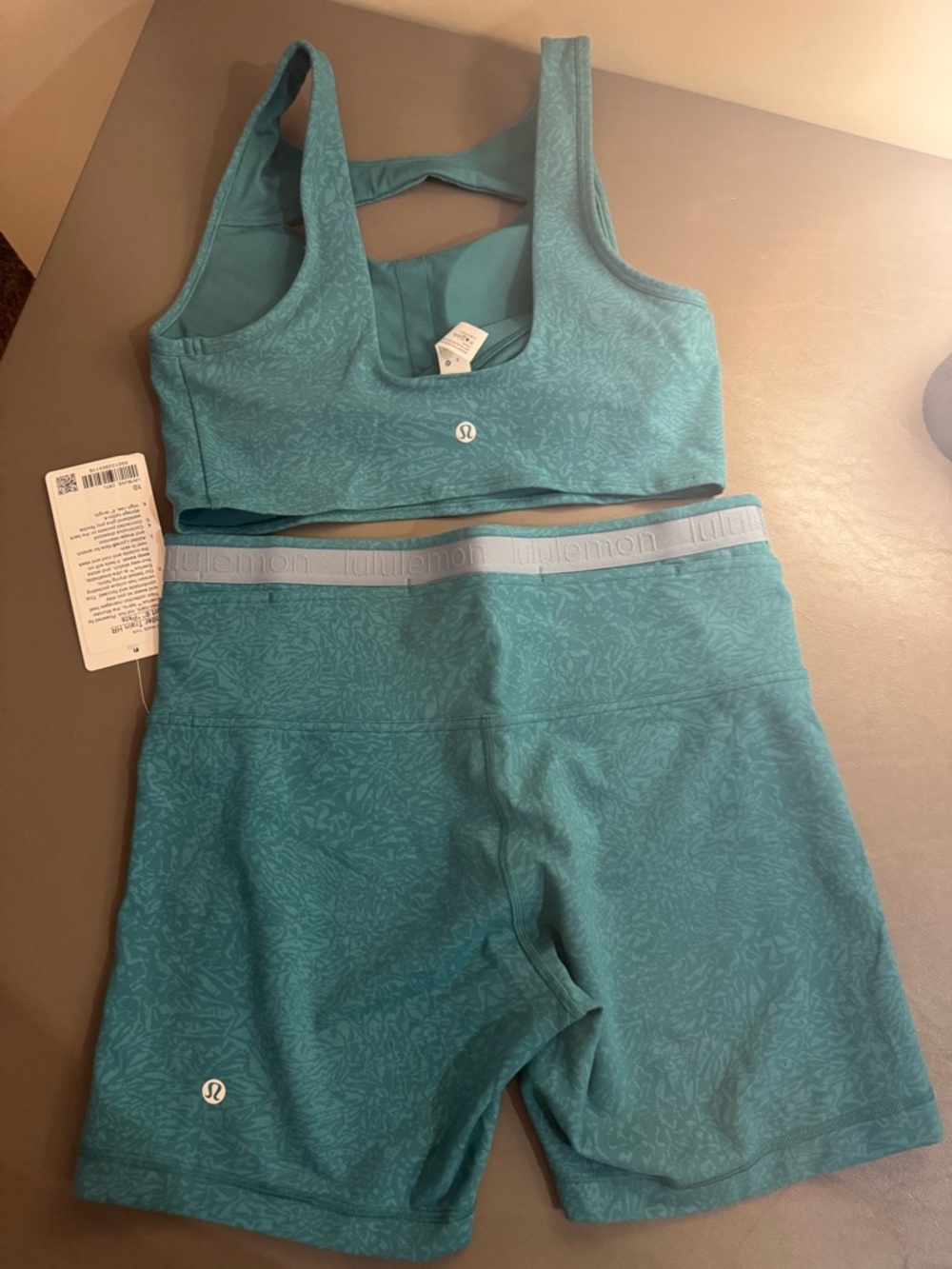 Lululemon Teal Athletic Set - Sports Bra & High-Rise Shorts